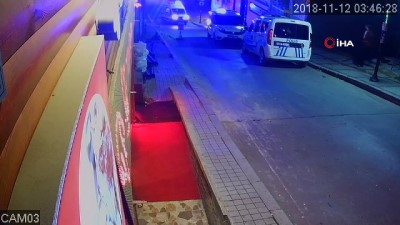 direksiyon -  Kaldırımdan kurtardığı araçla inşaat boşluğuna böyle düştüler  Videosu