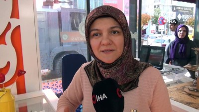 isaf -  Otlu peynir görünümlü çikolatalara yoğun ilgi  Videosu