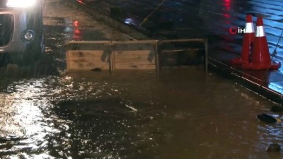  Sel nedeniyle otoparkı su bastı, araçlar mahsur kaldı