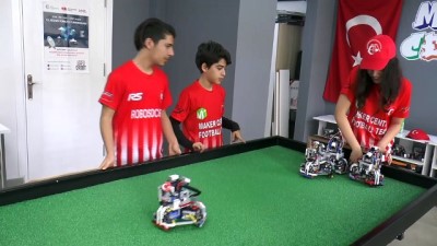 futbol maci - Yapay zekalı robotlar, yeşil sahalarda - DENİZLİ Videosu