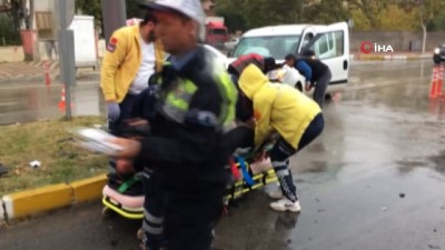 dogalgaz -  Hafif ticari araç ve cip çarpıştı: 4 yaralı  Videosu