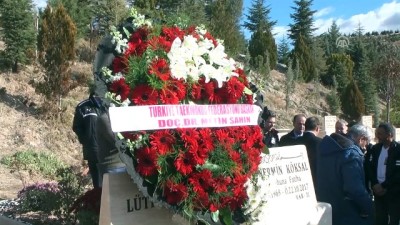 tekvando - İsmet Iraz kabri başında anıldı - ANKARA Videosu