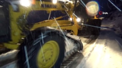 kar yagisi -  Muş’ta kar yağışı 22 vatandaşı mahsur bıraktı Videosu