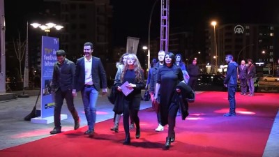 kirmizi hali - 8. Malatya Uluslararası Film Festivali - Kırmızı halı geçişi - MALATYA Videosu