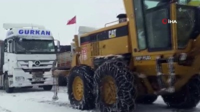 kar yagisi -  Doğu Anadolu kar altında... Bayburt’ta eğitime kar engeli  Videosu
