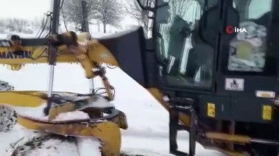 kar yagisi -  Kar nedeniyle ulaşıma kapanan 49 köy yolunun açılması için ekipler çalışmalara başladı  Videosu