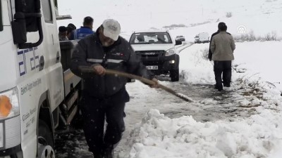 kar yagisi - Kar yağışı ve tipi ulaşımı aksatıyor - ARDAHAN Videosu