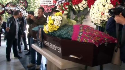 cumhurbaskani -  Kemal Anadol’un eşi, son yolculuğuna uğurlandı  Videosu