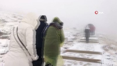 can guvenligi -  Nemrut Dağı’nda turistlere tipi ve sis engeli  Videosu