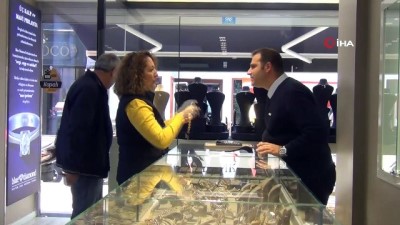 gram altin -  Kuyumcular satışların düşmesinden dertli  Videosu