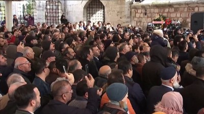 giyabi cenaze namazi -  Öldürülen gazeteci Cemal Kaşıkçı için Fatih Camii’nde gıyabi cenaze namazı kılındı  Videosu