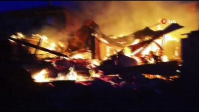 ilk mudahale -  Çorum'da çıkan yangında 6 ev yandı  Videosu