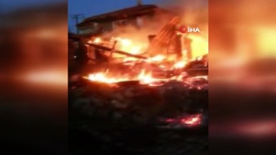 cep telefonu -  Çorum'da yangın: 5 ev, 1 ahır yandı  Videosu
