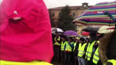  - Fransa’da ‘Sarı Yelekler’den hükümete zam protestosu