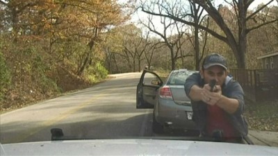  | ABD'de şüpheli şahsın polisle çatışması kameralara yansıdı