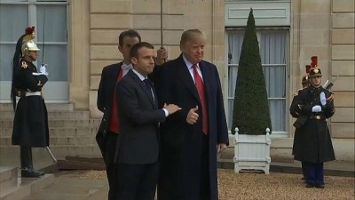 Video | Macron ile Trump arasında ilginç tokalaşma anı