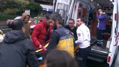 kucuk kiz -  Annesi kaza yapan küçük kızı vatandaşlar teselli etti  Videosu