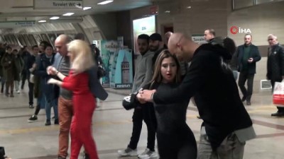 dans gosterisi -  Taksim metrosunda dans rüzgarı  Videosu