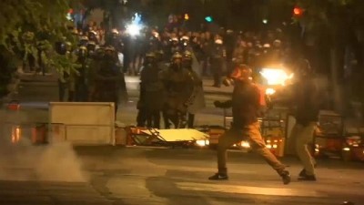 cunta -  | Atina’da “17 Kasım” gösterisinde protestocular polisle çatıştı  Videosu