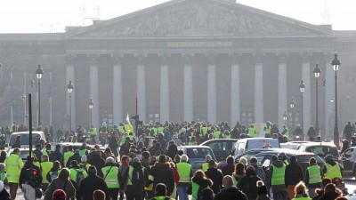  | Fransa: 'Sarı Yelekliler'den hükümetin akaryakıt zammına 'kırmızı kart'