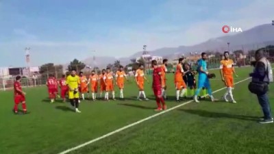 kadin taraftar - Türk futbol tarihinde bir ilk  Videosu