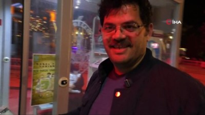  Kedi, klimalı otobüs durağına sığındı 