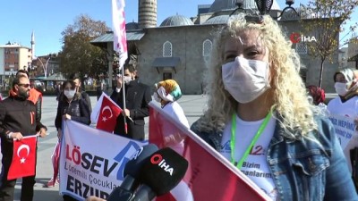  Polislerden lösemiyle mücadeleye maskeli destek 