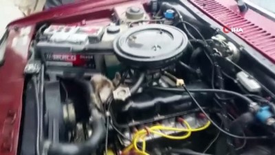  Seyir halindeki aracın motorundan kedi çıktı 