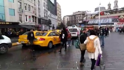 kisa mesafe - Taksim’de taksicilerin turist avı kamerada  Videosu