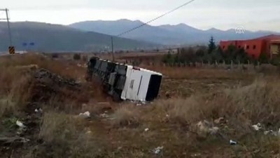 Yolcu otobüsü devrildi: 13 yaralı - DENİZLİ 