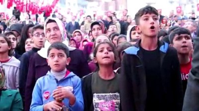 halk oyunlari -  20 ton hamsi pişirildi Videosu