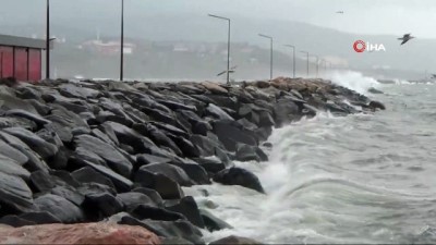 deniz otobusu -  Bandırma Körfezi'nde fırtına dev dalgalar oluşturdu Videosu