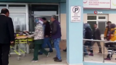yarali cocuk -  Çemişgezek'te minibüs uçuruma yuvarlandı:1 ölü, 1 yaralı  Videosu