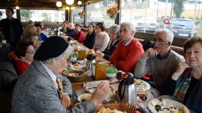 etiler -  En yaşlı 6 öğretmen kahvaltıda buluştu  Videosu