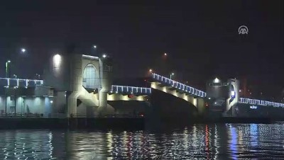 deniz trafigi - Haliç'teki 3 köprü trafiğe kapatıldı - İSTANBUL  Videosu