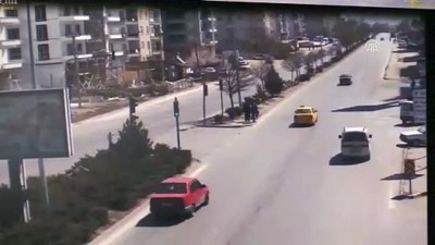 ebeveyn - Işıklı yaya geçidindeki kaza kameraya yansıdı - KIRIKKALE Videosu