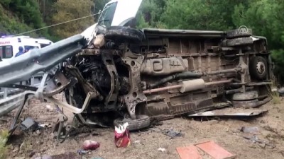 Minibüs devrildi (1) - ANTALYA 