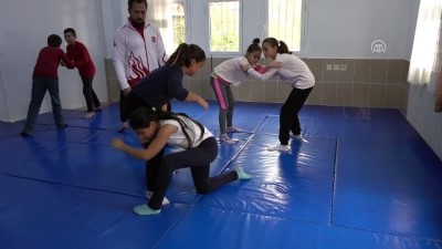 milli egitim muduru - Şampiyon öğretmenin sporcu öğrencileri - BALIKESİR  Videosu