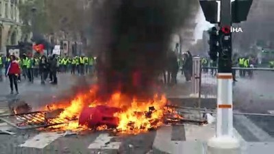 dizel yakit - Paris’te 'Sarı Yeleklilere' polis müdahalesi Videosu