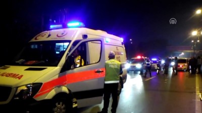 ikitelli - Bağcılar'da otomobilin çarptığı kişi yaralandı - İSTANBUL Videosu