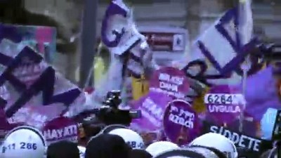 polis mudahale - Beyoğlu'nda izinsiz gösteriye polis müdahalesi - İSTANBUL Videosu