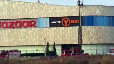 saglik ekibi - Pendik'te AVM çatısında yangın - İSTANBUL  Videosu