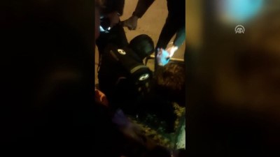 rogar kapagi - Polisi görünce uyuşturucuyu kanalizasyona atmışlar - BURSA  Videosu
