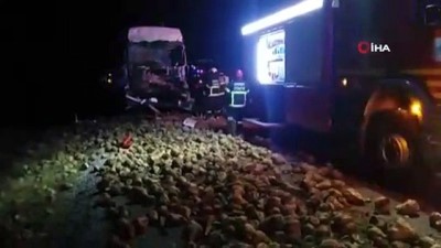 trafik kazasi -   Aksaray’da tır önündeki tıra arkadan çarptı: 2 yaralı Videosu