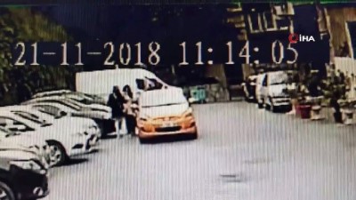 kisa mesafe -  Taksici tepki gösteren turistlere tükürdü... İstanbul’un göbeğinde taksici terörü kamerada Videosu