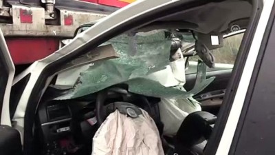 tir dorsesi - Tırın altına giren aracın sürücüsü ağır yaralandı - EDİRNE  Videosu