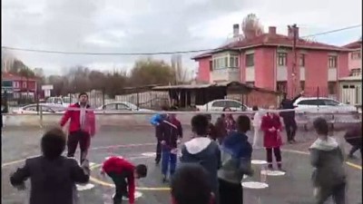 badminton - Badminton Federasyonundan köy okullarına malzeme desteği - ANKARA  Videosu
