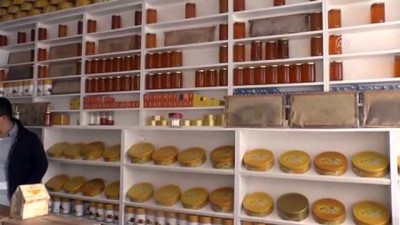 kralice ari - Devlet desteğiyle yılda 60 ton bal üretiyor - MUŞ  Videosu