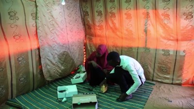 sokak lambasi - Somali'deki kamplar güneş enerjisiyle ışığa kavuşuyor - MOGADİŞU  Videosu