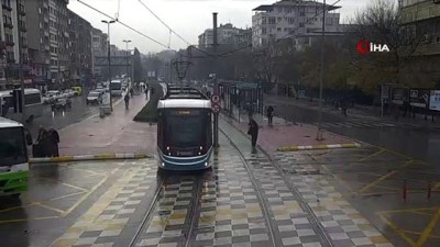 halk otobusu -  - Tramvay halk otobüsü böyle çarpıştı  Videosu